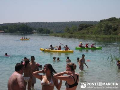 Baño en Lagunas de Ruidera; rutas de montaña